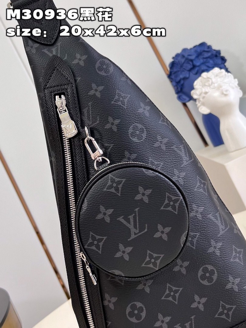 Túi Đeo Chéo LV Monogram Siêu Cấp Taiga Đen Size 42cm